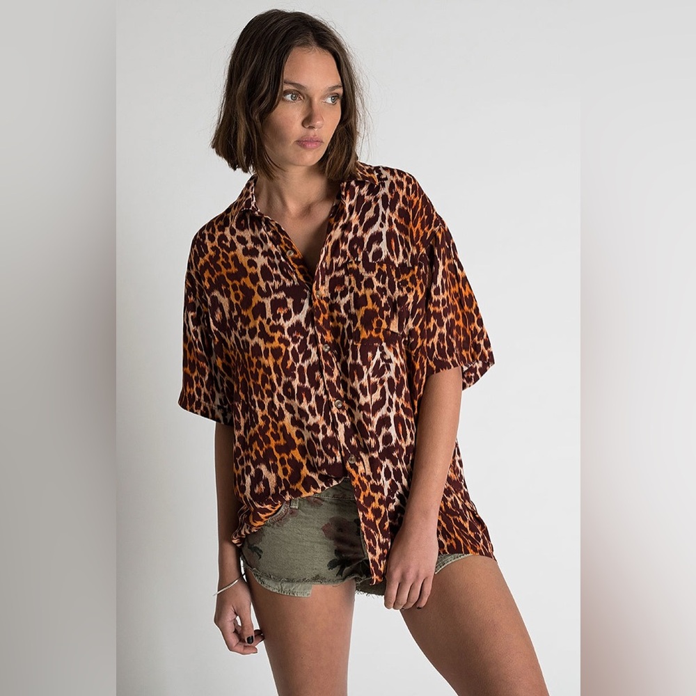 One Teaspoon Leopard Print Polynesian Button Shirt Size Small